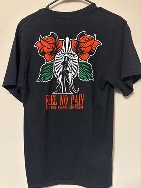 Feel No Pain Black Graphic T-Shirt with Red Rose Design